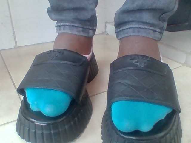 Juanitamami's BongaCams show and profile