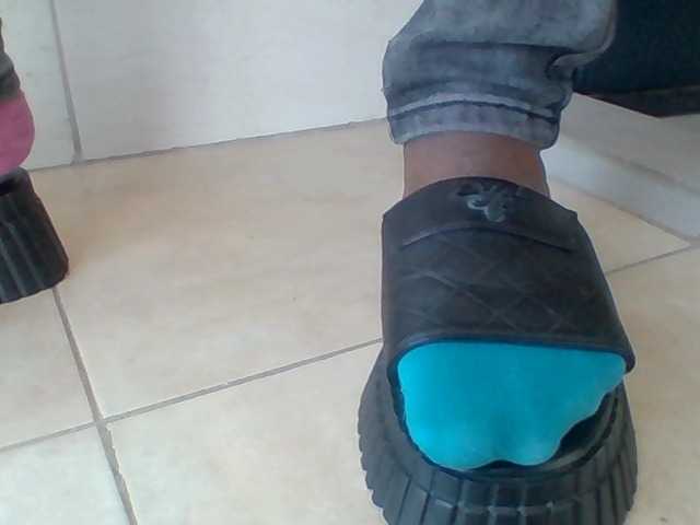 Juanitamami's BongaCams show and profile