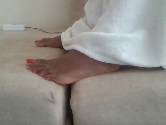 Juanitamami's BongaCams show and profile