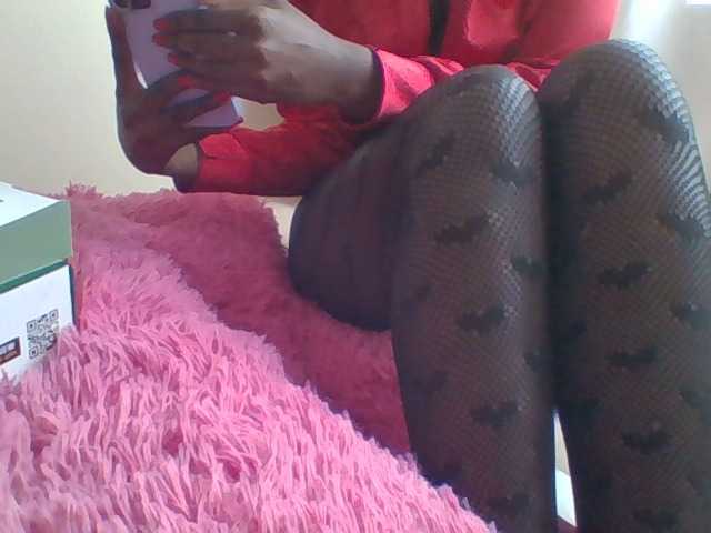 Juanitamami's BongaCams show and profile