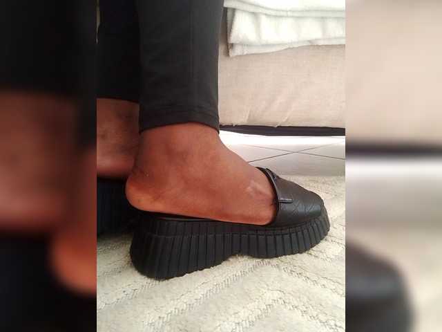 Juanitamami's BongaCams show and profile