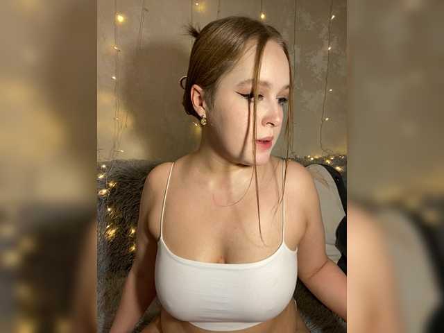 OhBaby-Elly's BongaCams show and profile