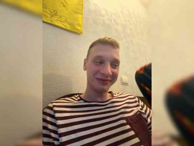 Maxwell-18 Live Webcam on BongaCams