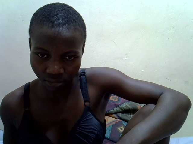 le modèle Prettiegal est en webcam porno dans un show sur le site bongacams, il possède les tags suivants: Ebony,Brunette,Trimmed