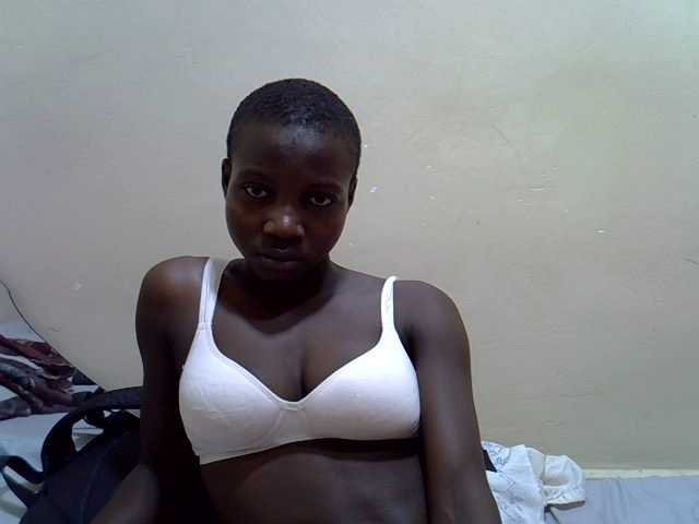 le modèle Prettiegal est en webcam porno dans un show sur le site bongacams, il possède les tags suivants: Ebony,Brunette,Trimmed