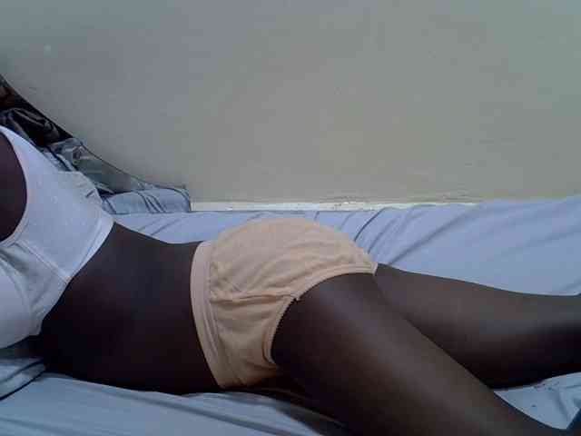 Prettiegal Live Webcam on BongaCams