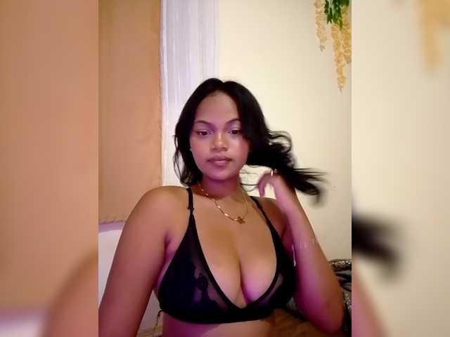 Annah261's BongaCams show and profile