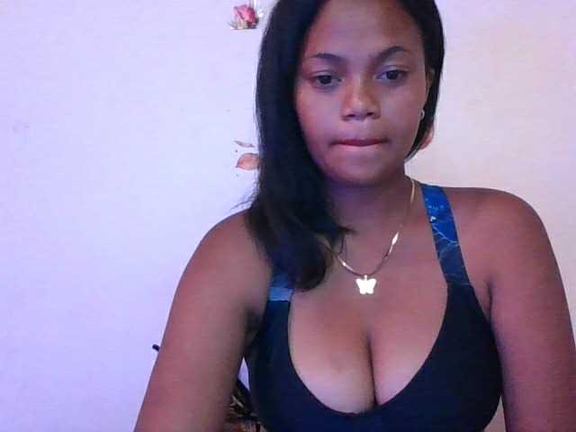 Annah261, une amatrice française avec qui discuter et avoir du sexe