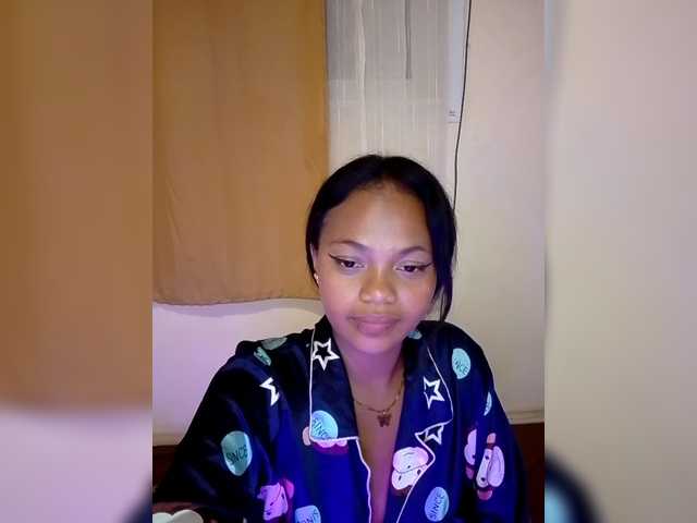 le modèle Annah261 est en webcam porno dans un show sur le site bongacams, il possède les tags suivants: Ebony,Brunette,Shaved