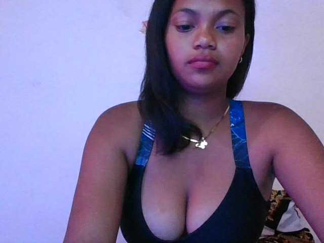 Annah261, une amatrice française avec qui discuter et avoir du sexe