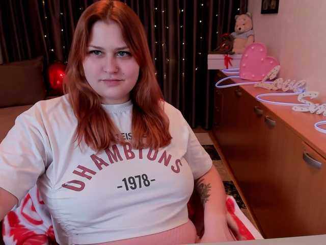 WhisperOfSiren's BongaCams show and profile