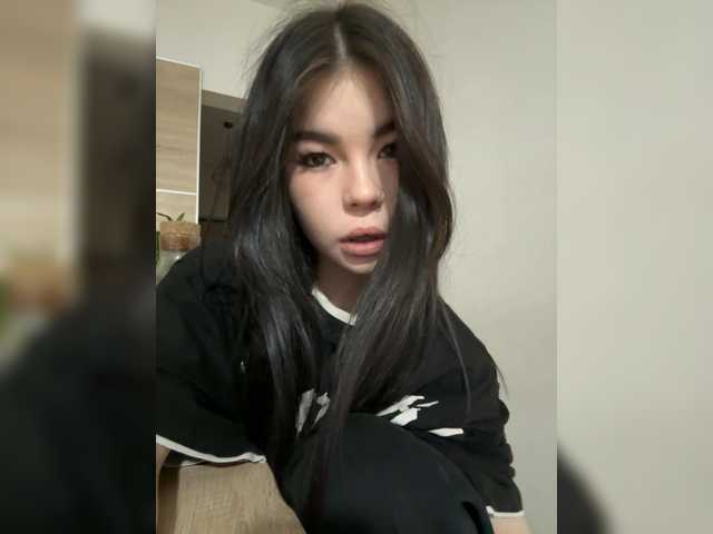 Suzie-Bell Live Cam on BongaCams