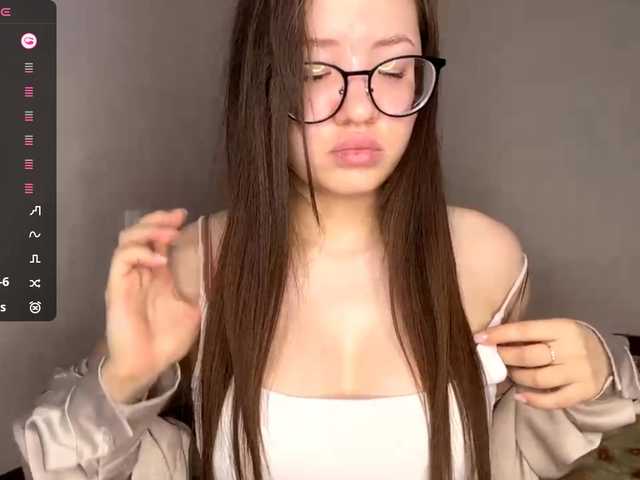 EstellaRosenfeldt's BongaCams show and profile