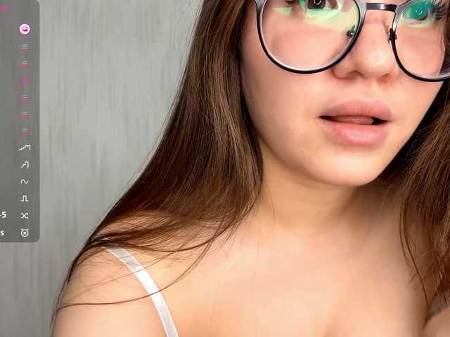 EstellaRosenfeldt's BongaCams show and profile