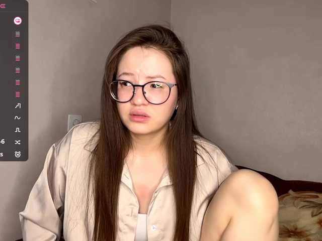 EstellaRosenfeldt's BongaCams show and profile