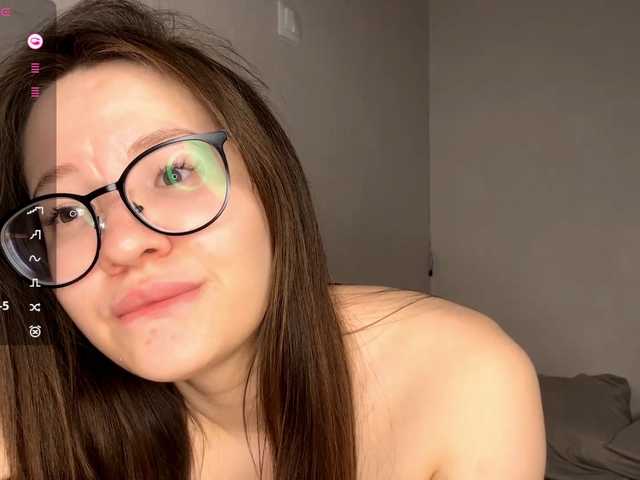 EstellaRosenfeldt's BongaCams show and profile