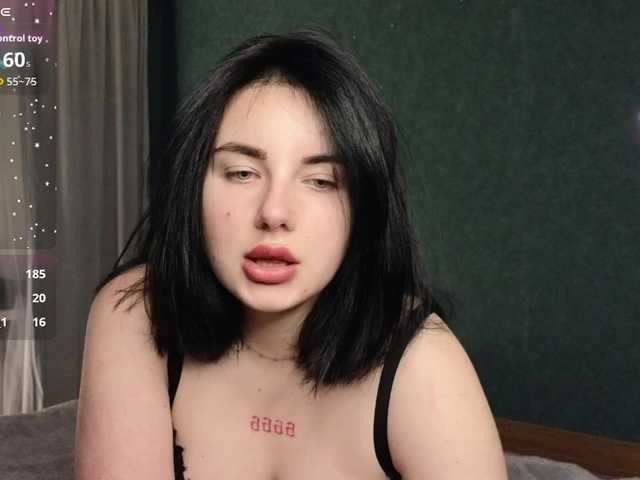 le modèle Kirunya- est en webcam porno dans un show sur le site bongacams, il possède les tags suivants: White/Caucasian,Brunette,Hairy