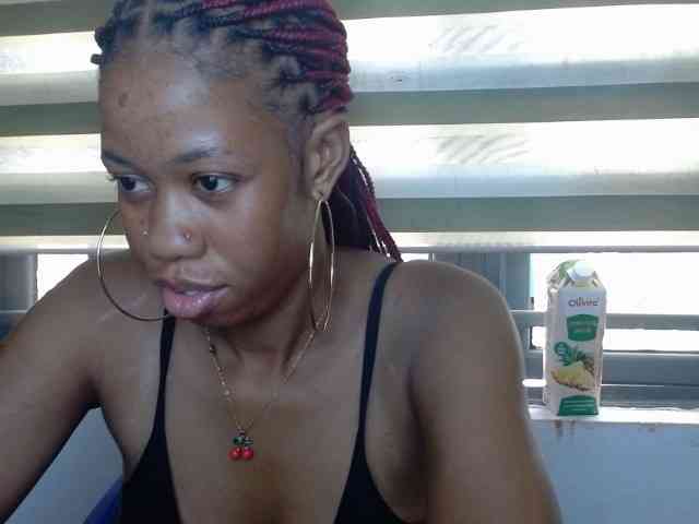 Juicynpink Live Webcam on BongaCams