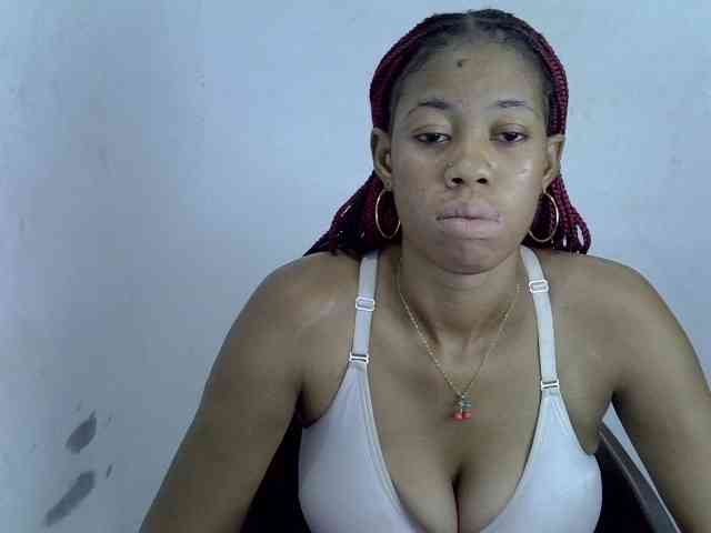 Juicynpink Live Webcam on BongaCams