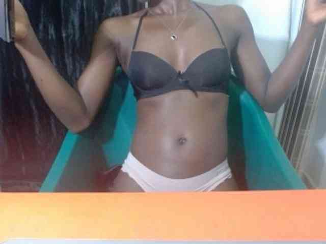 Juicynplum webcam