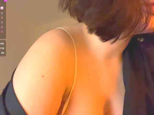 FayOyster Live Webcam on BongaCams