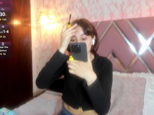 Candy-Hott's BongaCams show and profile