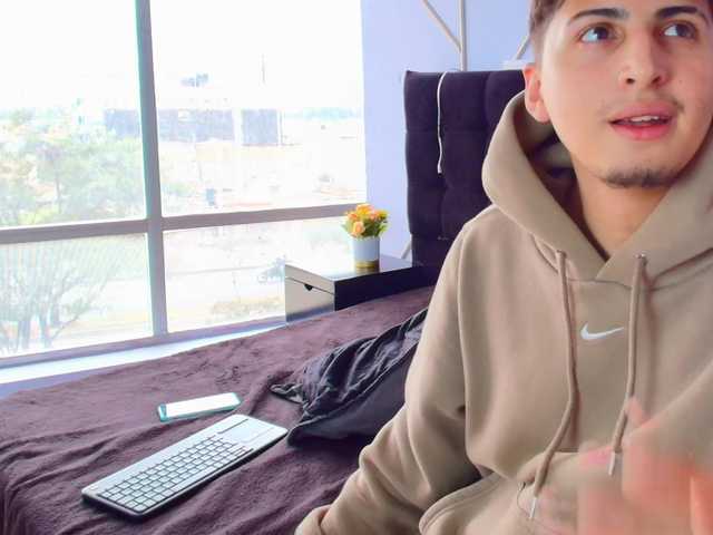 SweettSinn's BongaCams show and profile