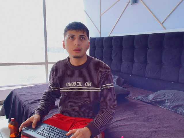 SweettSinn's BongaCams show and profile