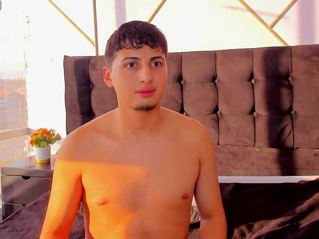 SweettSinn's BongaCams show and profile