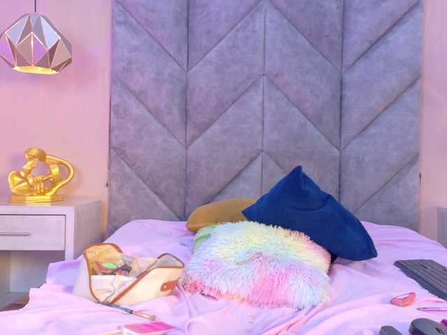 SERENA-JONES's BongaCams show and profile