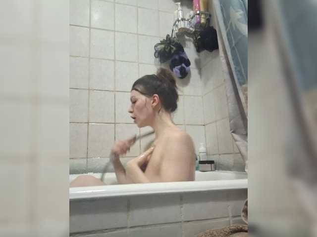 le modèle Kuklanasha est en webcam porno dans un show sur le site bongacams, il possède les tags suivants: White/Caucasian,Brunette,Shaved