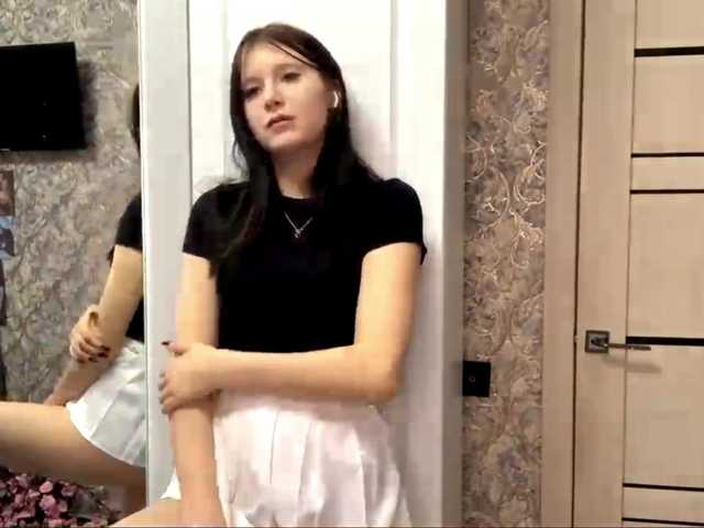 KimberleeChenevert's BongaCams show and profile