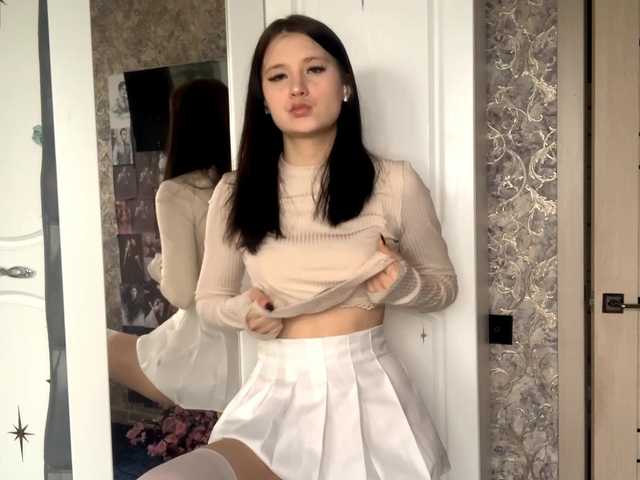 KimberleeChenevert's BongaCams show and profile