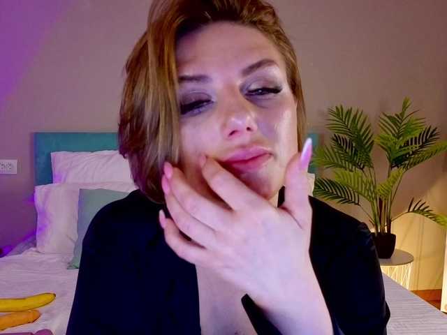 Candyyy1's BongaCams show and profile