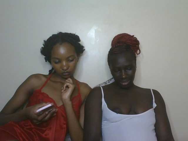 Sweet-camomiles Live Cam on BongaCams