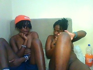 Blacks-petites's Live Webcam