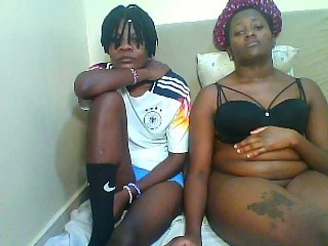 le modèle Blacks-petites est en webcam porno dans un show sur le site bongacams, il possède les tags suivants: Ebony,Brunette,Trimmed