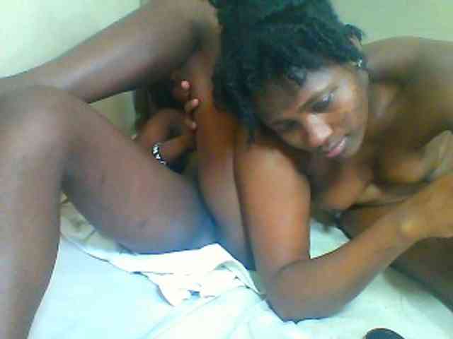 Blacks-petites webcam