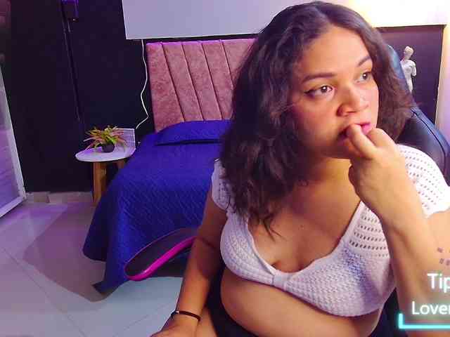 scarlett--joness Live Webcam on BongaCams