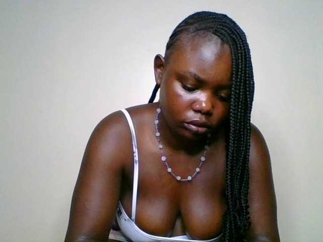 le modèle Body-tea est en webcam porno dans un show sur le site bongacams, il possède les tags suivants: Ebony,Brunette,Hairy