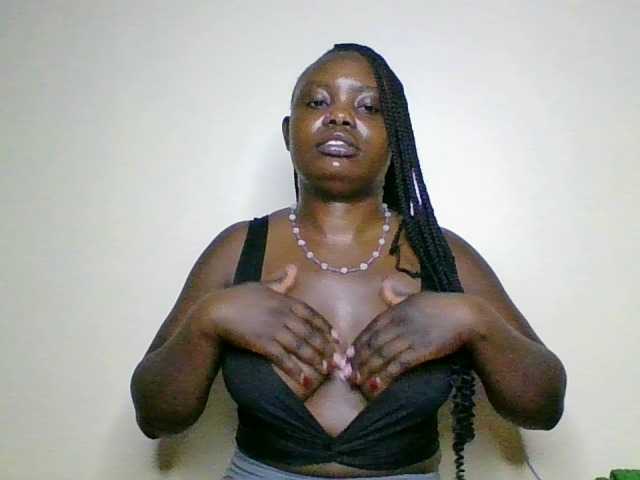 le modèle Body-tea est en webcam porno dans un show sur le site bongacams, il possède les tags suivants: Ebony,Brunette,Hairy