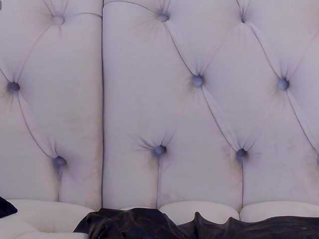 NataliePierce's BongaCams show and profile