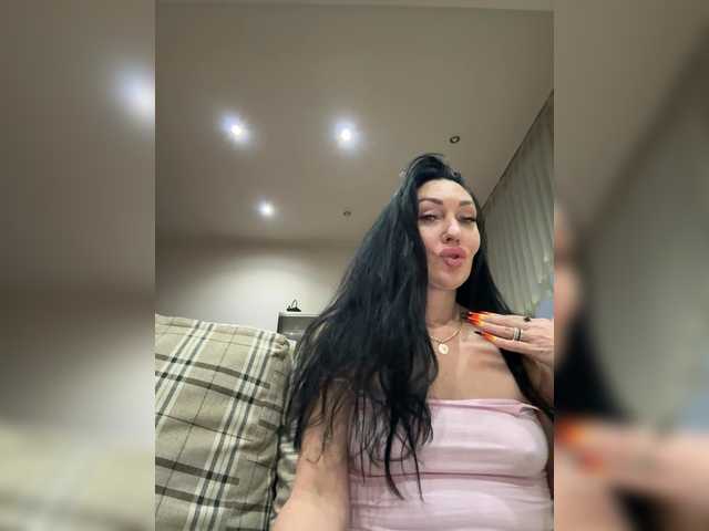  KorolevaQween000 chat room