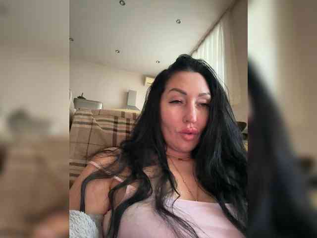 KorolevaQween000 webcam