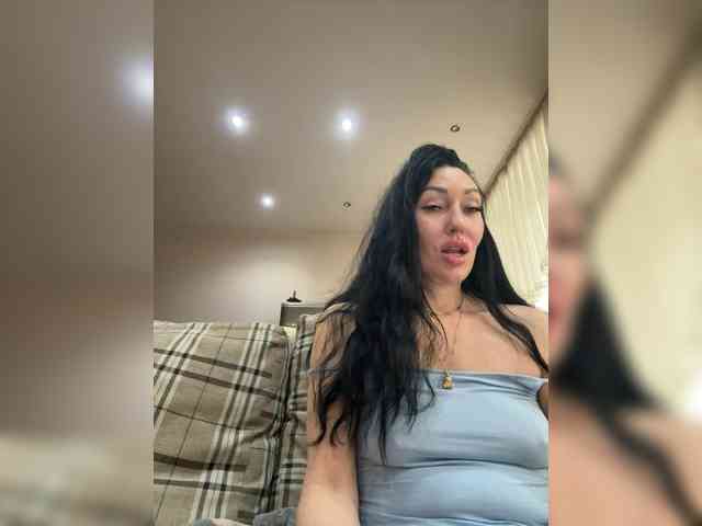 KorolevaQween000 webcam