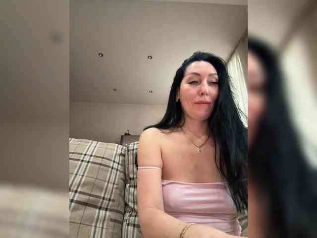 KorolevaQween000 webcam