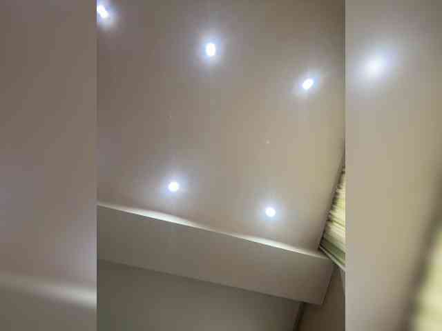 KorolevaQween000 webcam