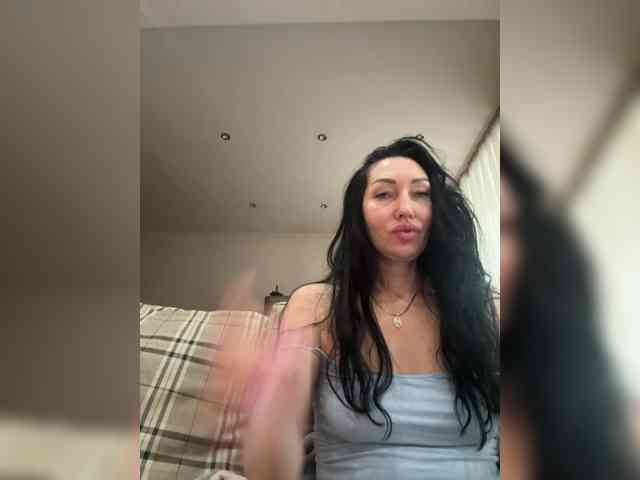 KorolevaQween000 webcam