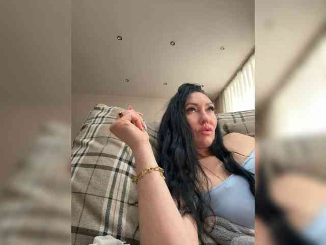 KorolevaQween000 webcam