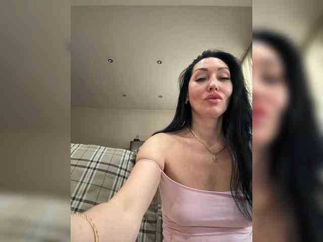 KorolevaQween000 webcam